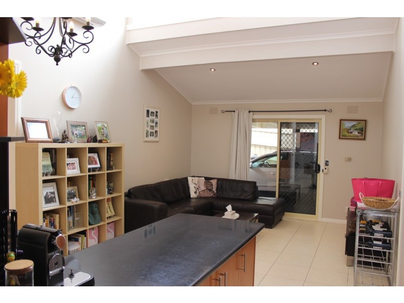 18 Oxley Way, Endeavour Hills VIC 3802