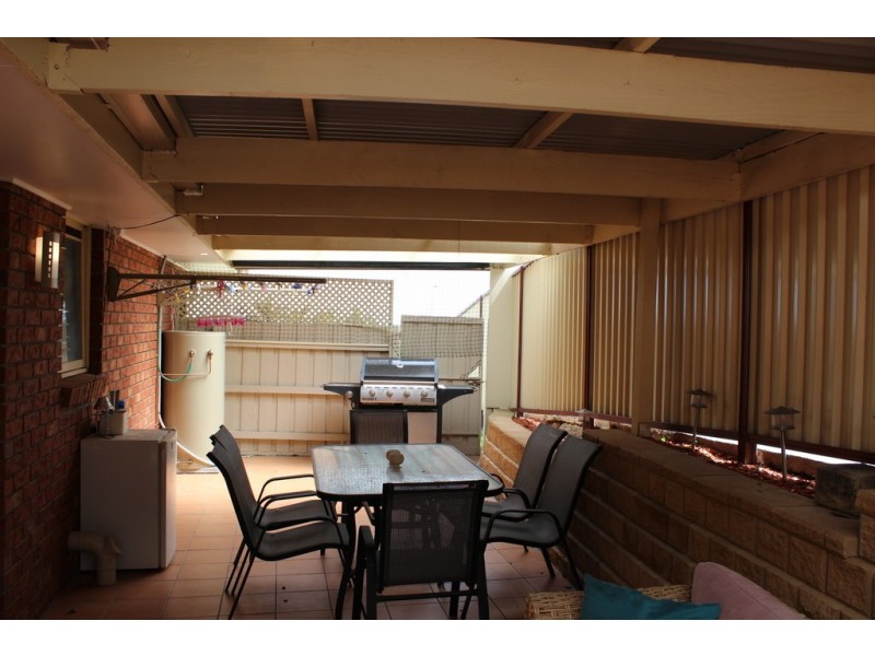 18 Oxley Way, Endeavour Hills VIC 3802