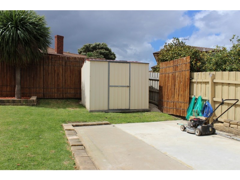 18 Oxley Way, Endeavour Hills VIC 3802