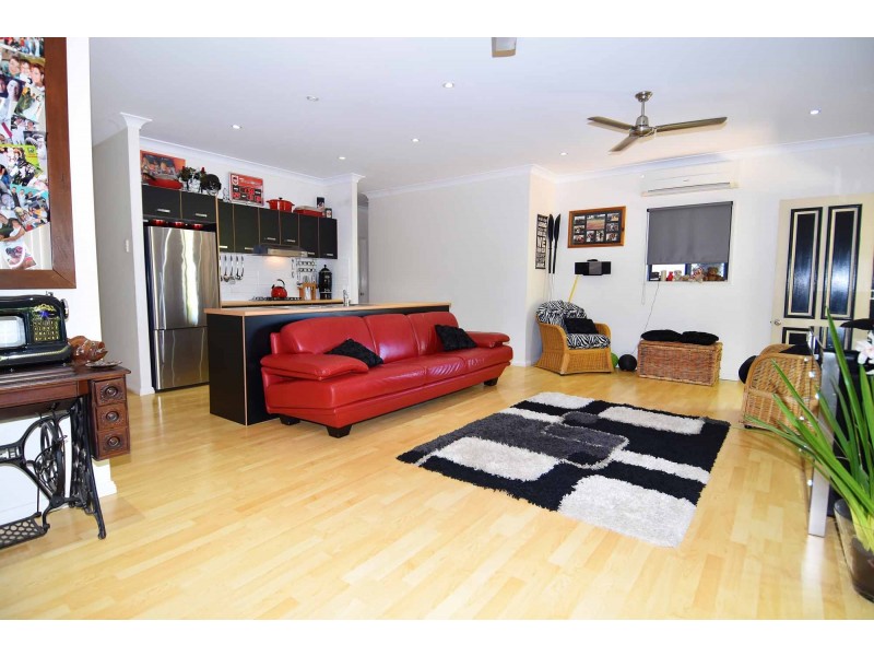 4 WATER STREET, Richmond Hill QLD 4820