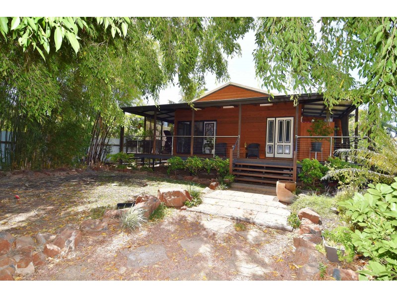 4 WATER STREET, Richmond Hill QLD 4820