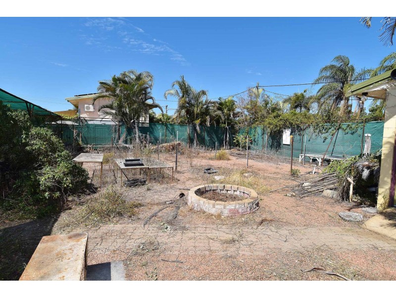 4 WATER STREET, Richmond Hill QLD 4820