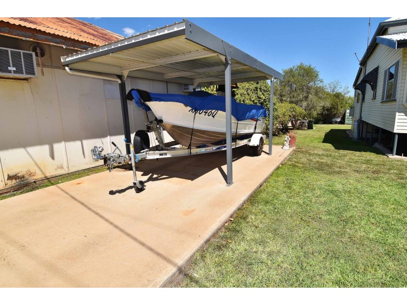 43 YORK STREET, Queenton QLD 4820