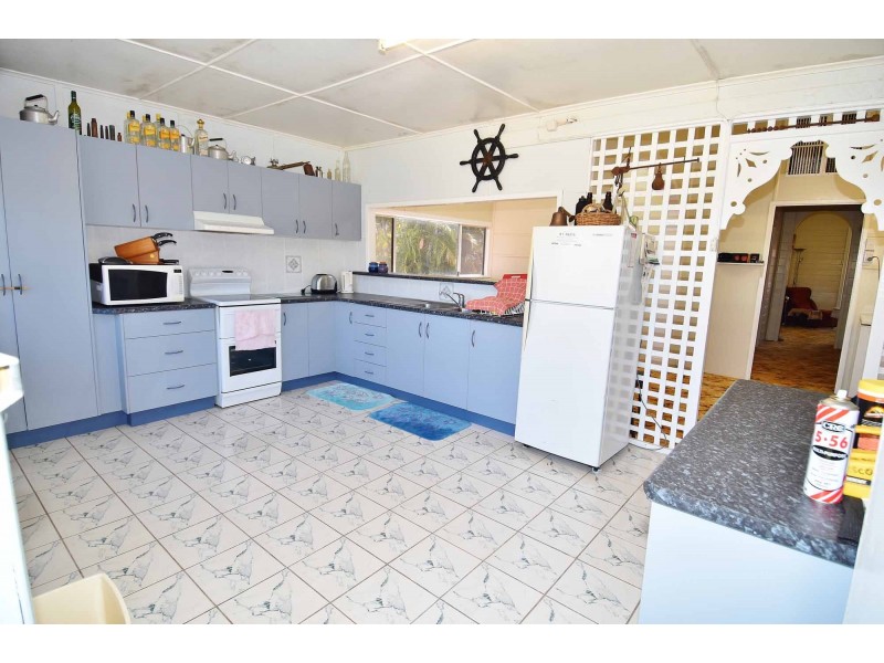 43 YORK STREET, Queenton QLD 4820