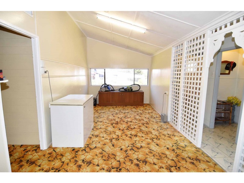 43 YORK STREET, Queenton QLD 4820