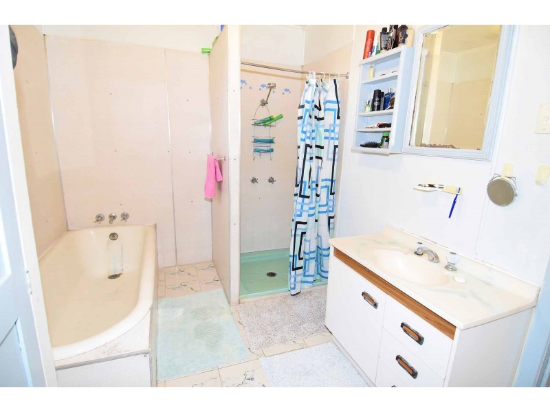 43 YORK STREET, Queenton QLD 4820