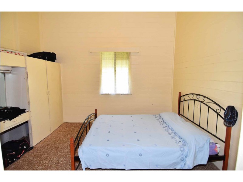 43 YORK STREET, Queenton QLD 4820