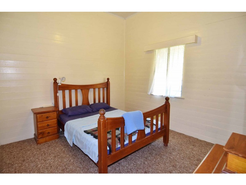 43 YORK STREET, Queenton QLD 4820