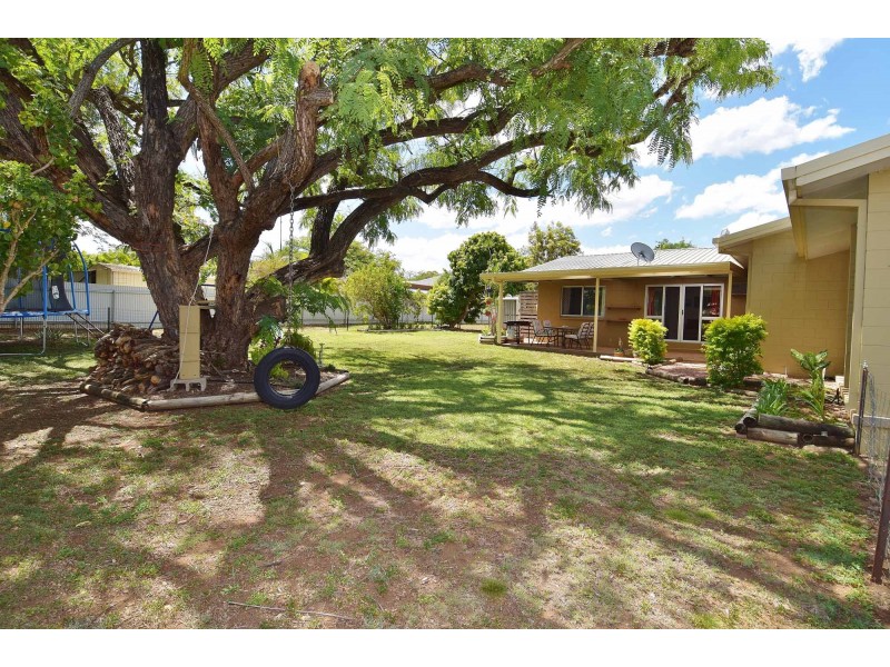 8 MORRIS STREET, Toll QLD 4820