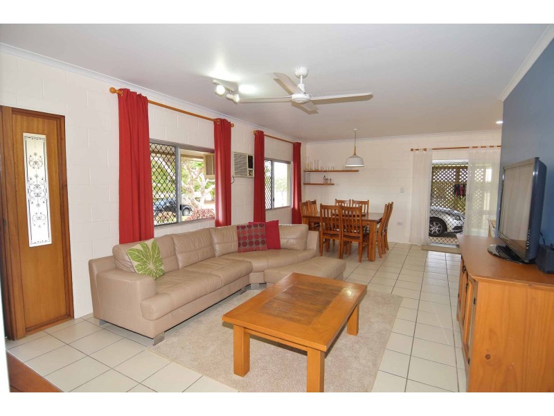 8 MORRIS STREET, Toll QLD 4820