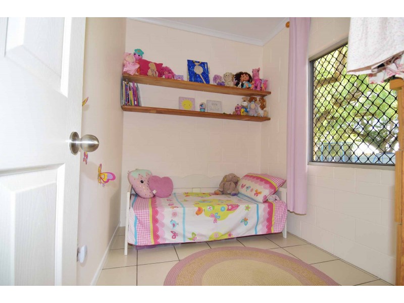 8 MORRIS STREET, Toll QLD 4820