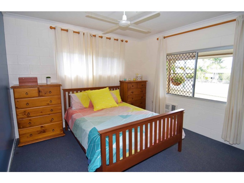 8 MORRIS STREET, Toll QLD 4820