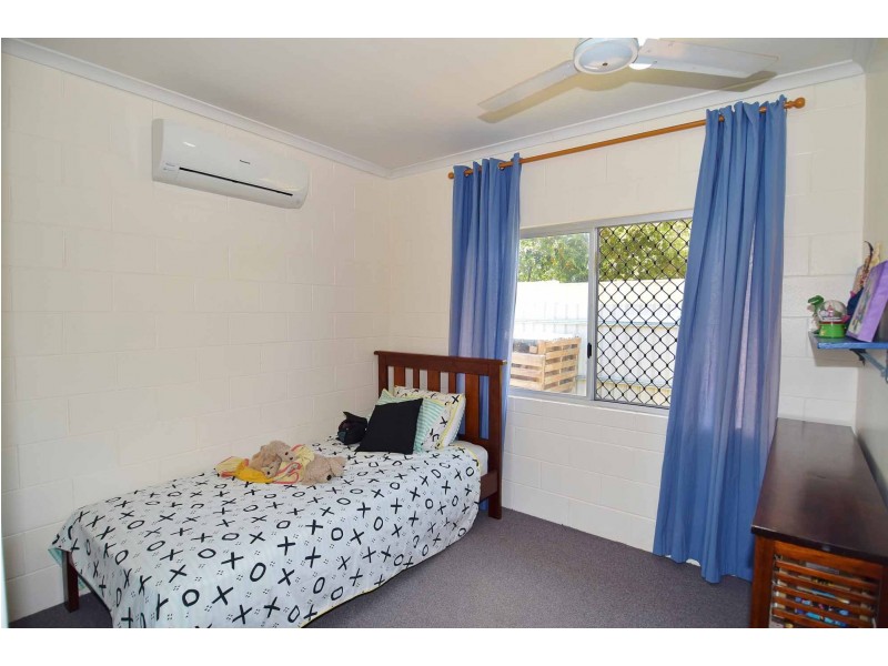 8 MORRIS STREET, Toll QLD 4820