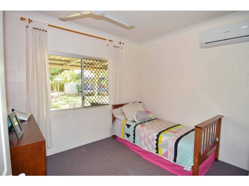 8 MORRIS STREET, Toll QLD 4820