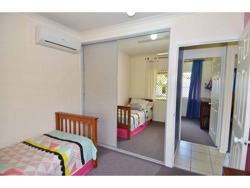 8 MORRIS STREET, Toll QLD 4820