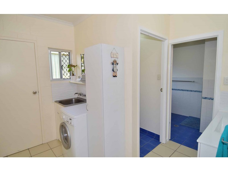 8 MORRIS STREET, Toll QLD 4820