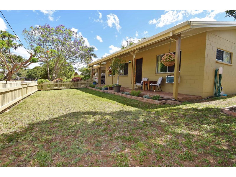 8 MORRIS STREET, Toll QLD 4820