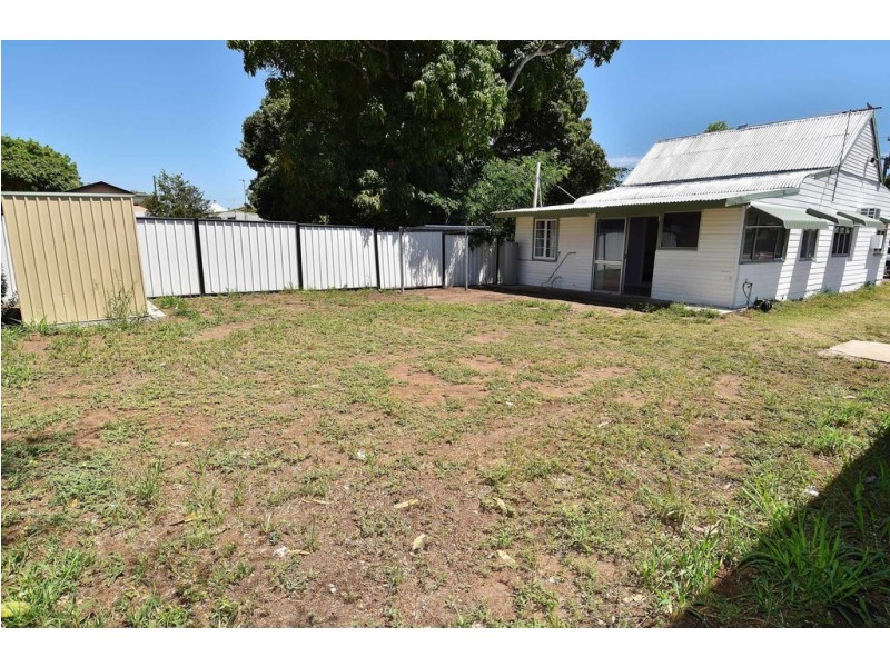20 Marion Street, Charters Towers City QLD 4820