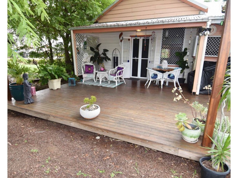 8 Hodgkinson Street, Charters Towers City QLD 4820