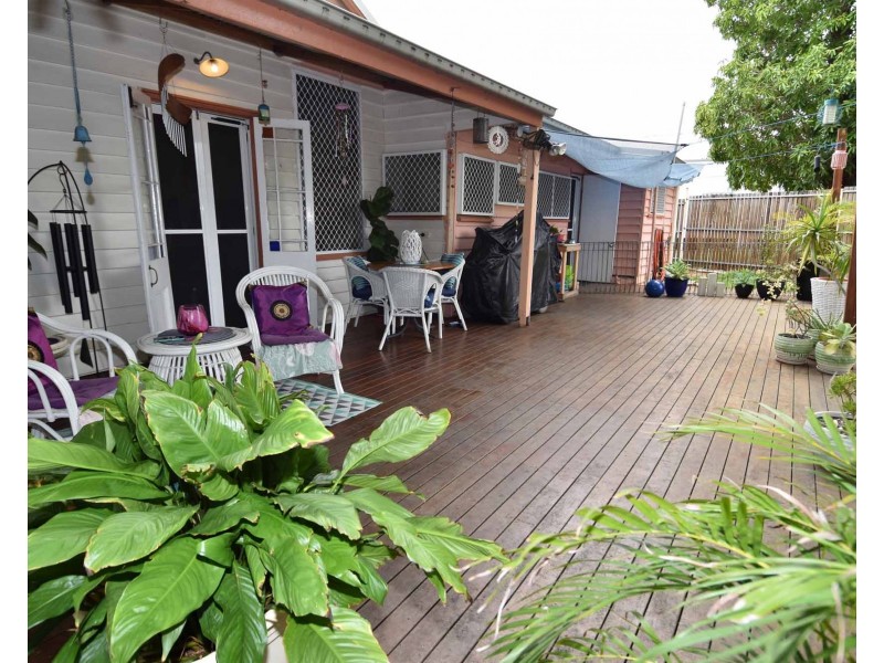 8 Hodgkinson Street, Charters Towers City QLD 4820