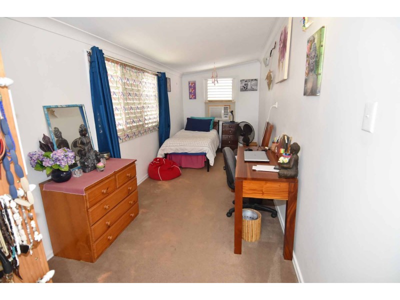 8 Hodgkinson Street, Charters Towers City QLD 4820