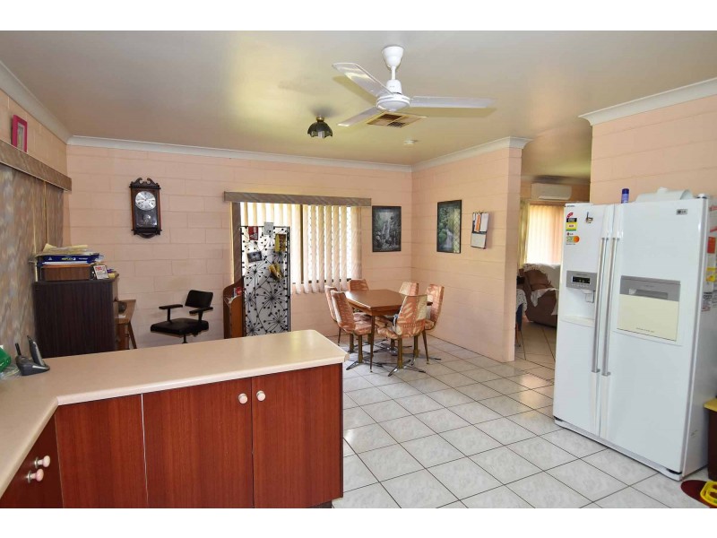 25 BROWN STREET, Towers Hill QLD 4820