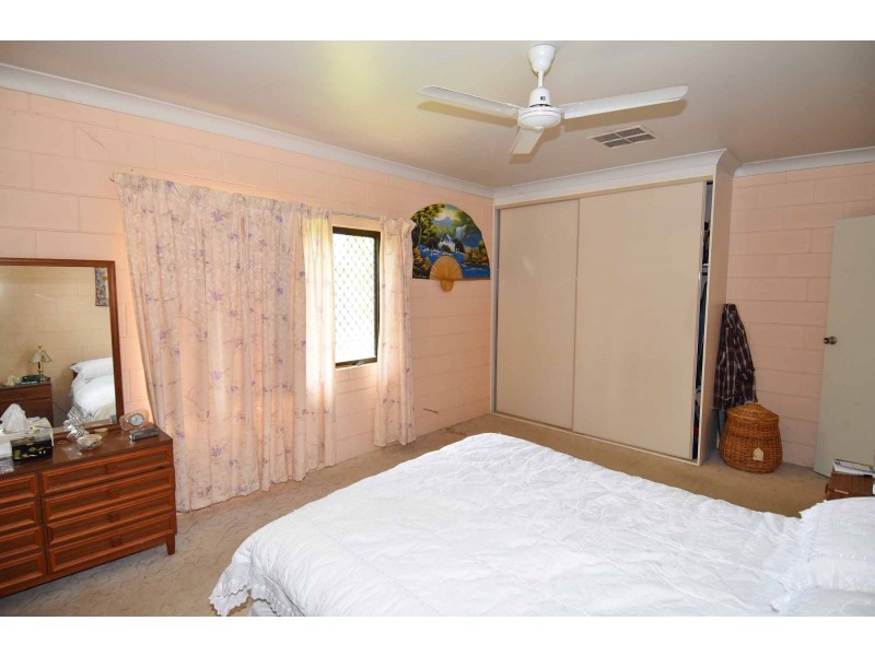 25 BROWN STREET, Towers Hill QLD 4820