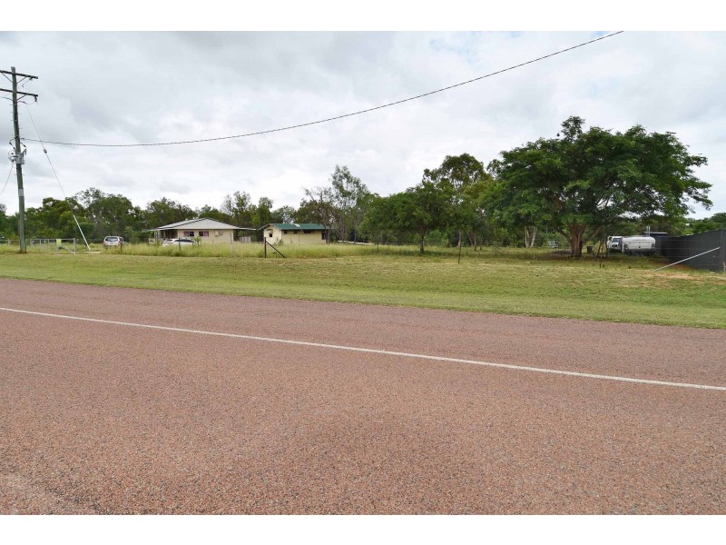 77 Weir Road, Toll QLD 4820