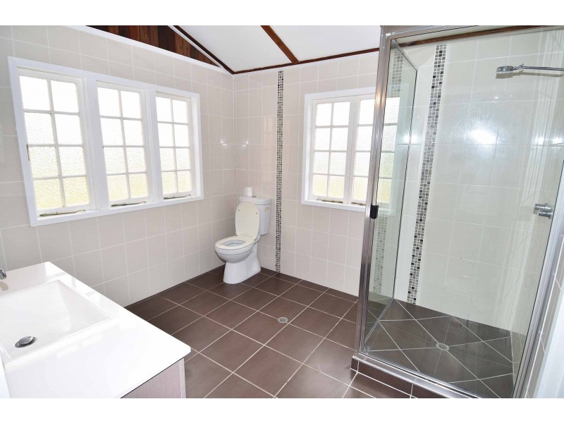104 VIEW STREET, Southern Cross QLD 4820