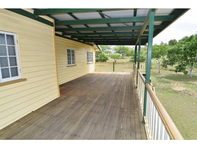 104 VIEW STREET, Southern Cross QLD 4820