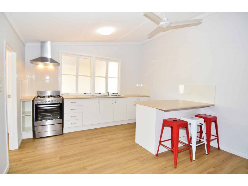 93 HACKETT TERRACE, Richmond Hill QLD 4820