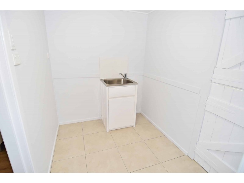 93 HACKETT TERRACE, Richmond Hill QLD 4820