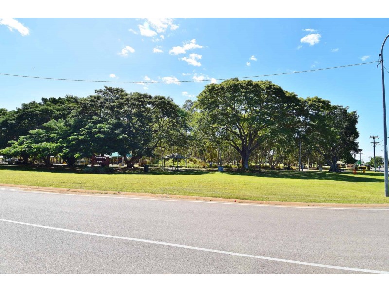 93 HACKETT TERRACE, Richmond Hill QLD 4820