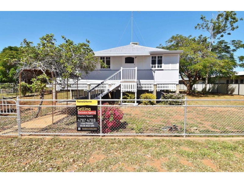 93 HACKETT TERRACE, Richmond Hill QLD 4820