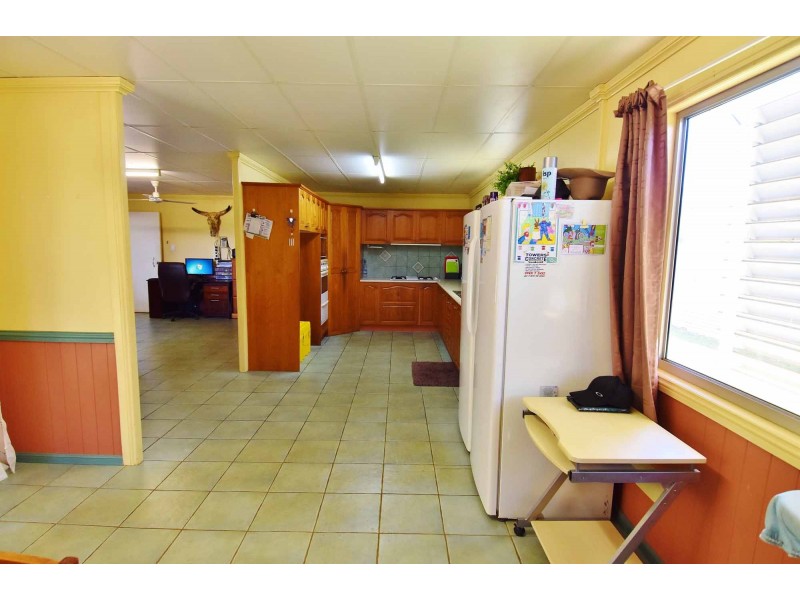 15 BLUFF ROAD, Queenton QLD 4820