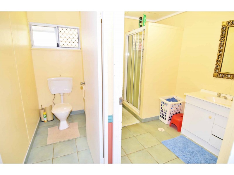 15 BLUFF ROAD, Queenton QLD 4820