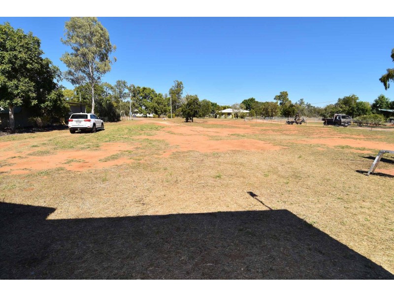 9 KIRRIMA COURT, Toll QLD 4820