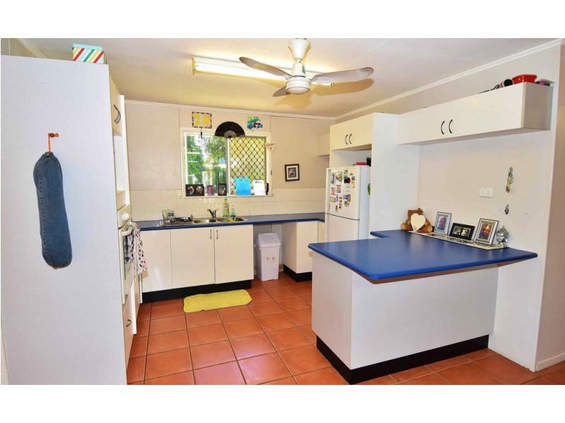 8 PLANT STREET, Richmond Hill QLD 4820