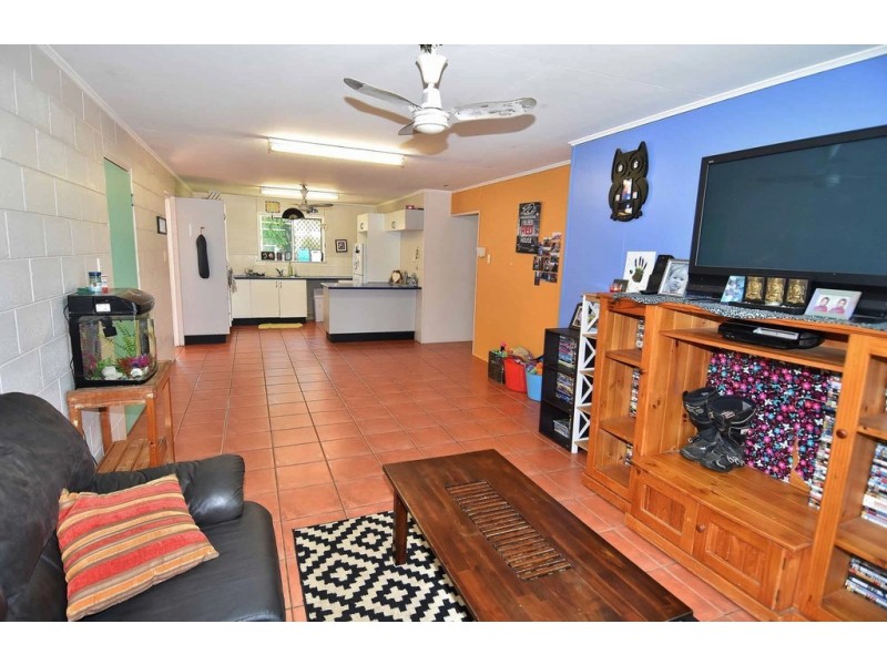 8 PLANT STREET, Richmond Hill QLD 4820