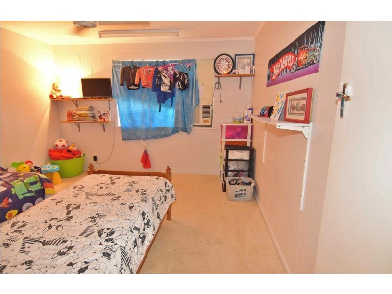 8 PLANT STREET, Richmond Hill QLD 4820