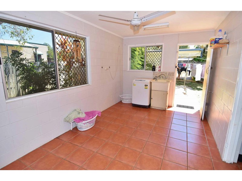 8 PLANT STREET, Richmond Hill QLD 4820