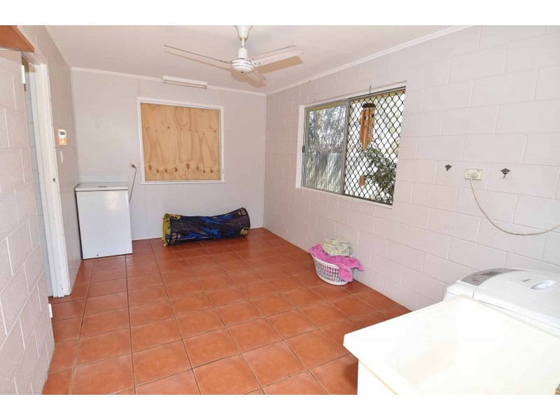 8 PLANT STREET, Richmond Hill QLD 4820