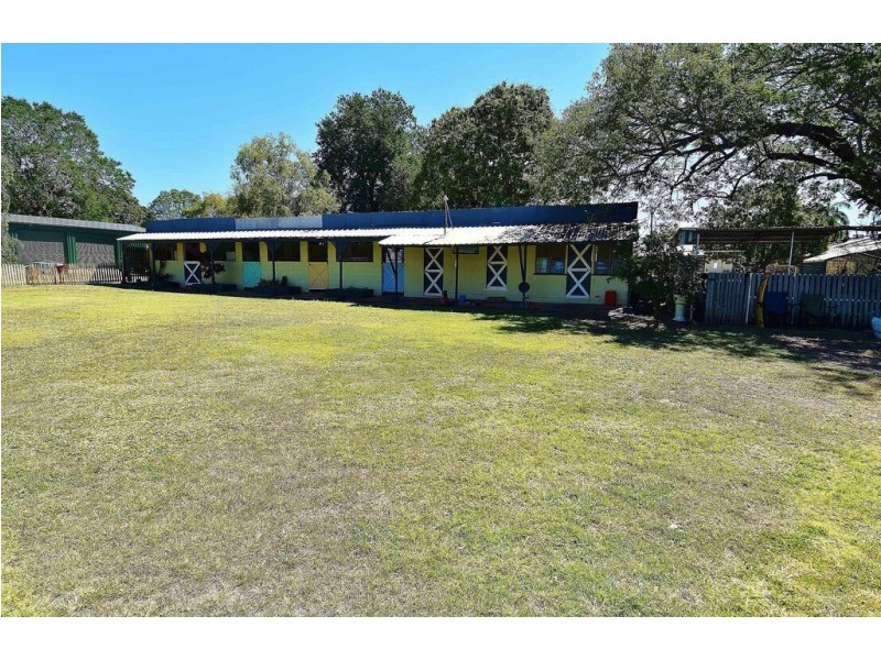 8 PLANT STREET, Richmond Hill QLD 4820