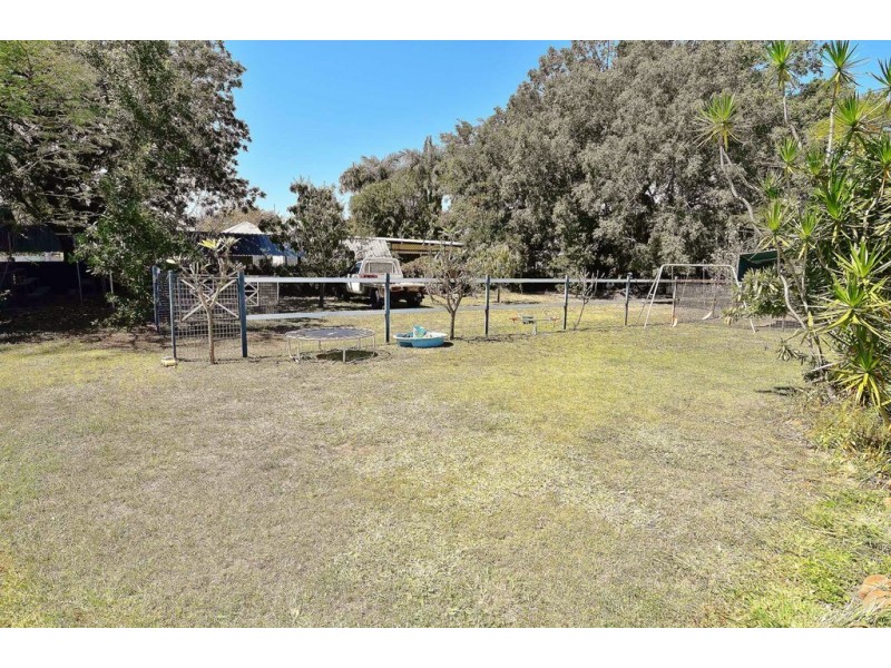 8 PLANT STREET, Richmond Hill QLD 4820