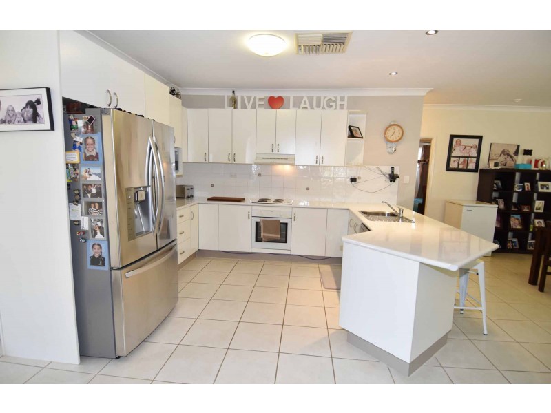 11 KIRRIMA COURT, Toll QLD 4820