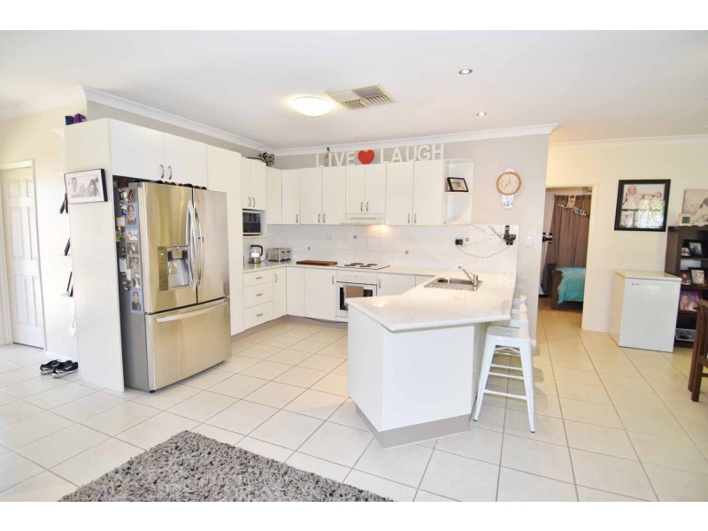 11 KIRRIMA COURT, Toll QLD 4820