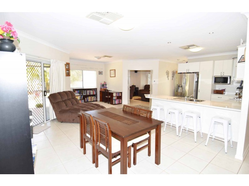 11 KIRRIMA COURT, Toll QLD 4820