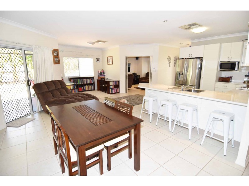 11 KIRRIMA COURT, Toll QLD 4820