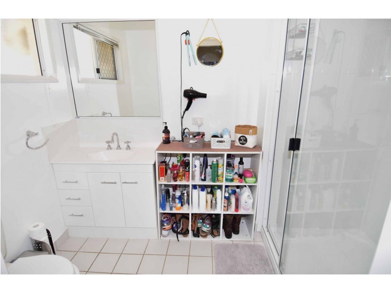 11 KIRRIMA COURT, Toll QLD 4820