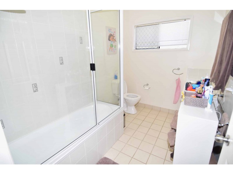 11 KIRRIMA COURT, Toll QLD 4820